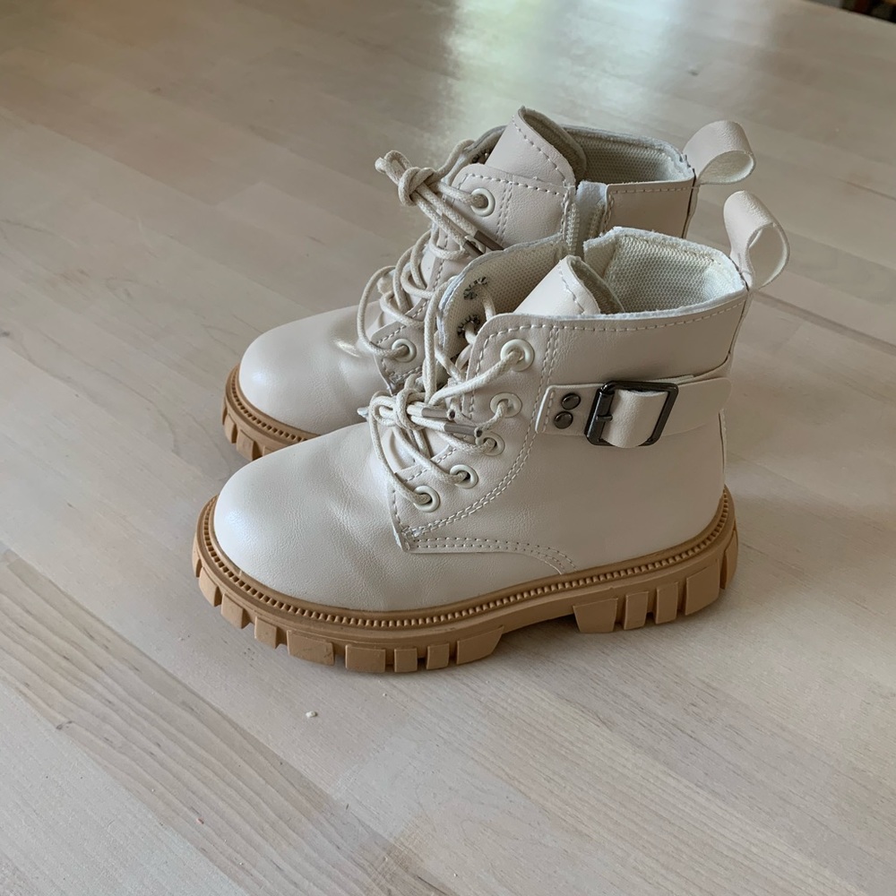 Brand new chunky heel boots